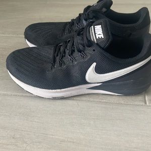 Nike zoom structure 2 running shoe size 8 mens 9.5 women's worn once